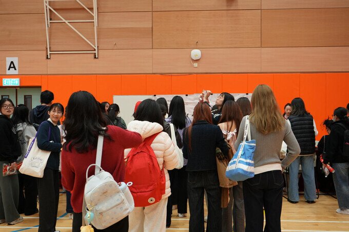 相片集 - 研究生院农历新年庆祝活动：书法摊位 - 3