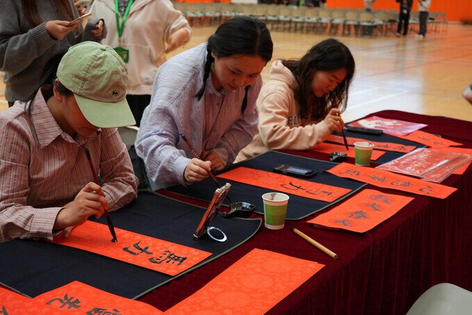 相片集 - 研究生院农历新年庆祝活动：书法摊位 - 5